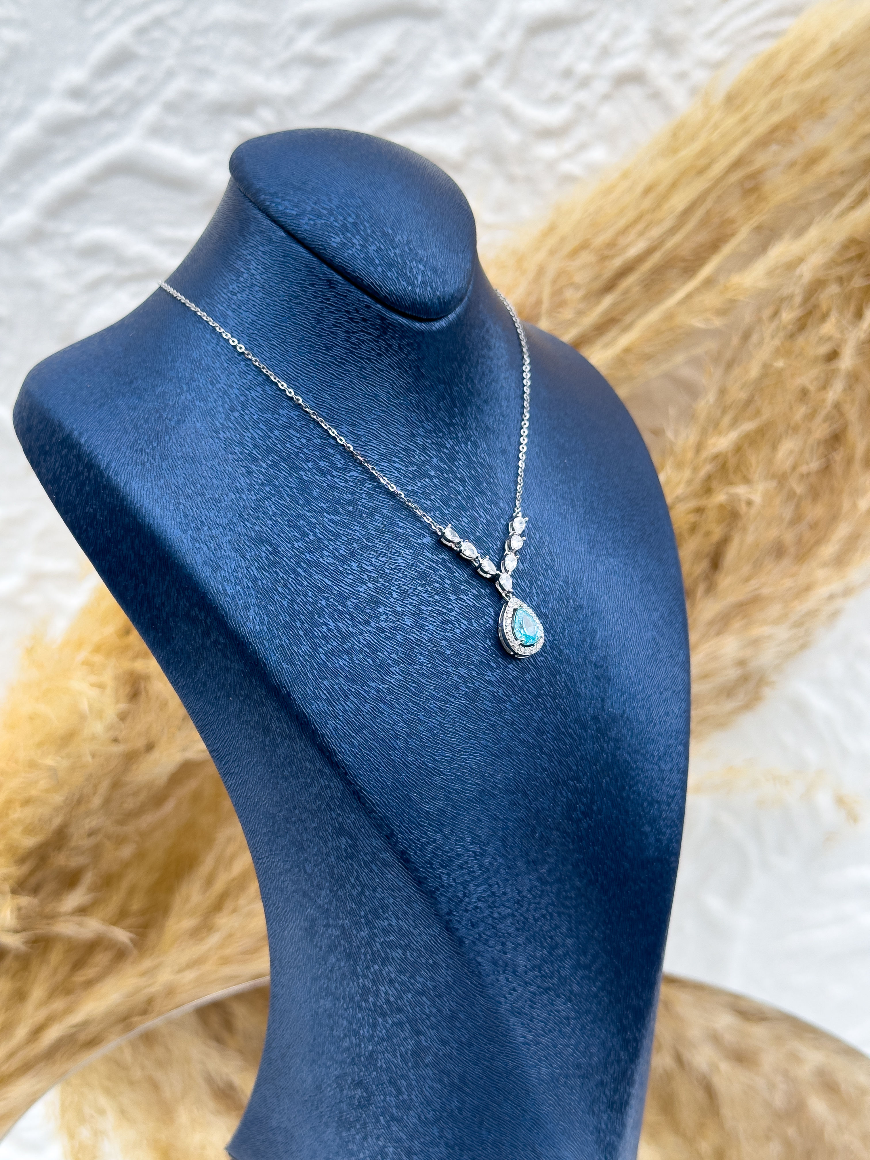 925 Ayar Gümüş Aquamarin Damla Taşlı Lüks Kadın Kolye